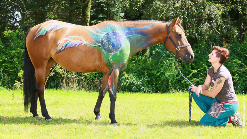 Horse paint by BodYarts